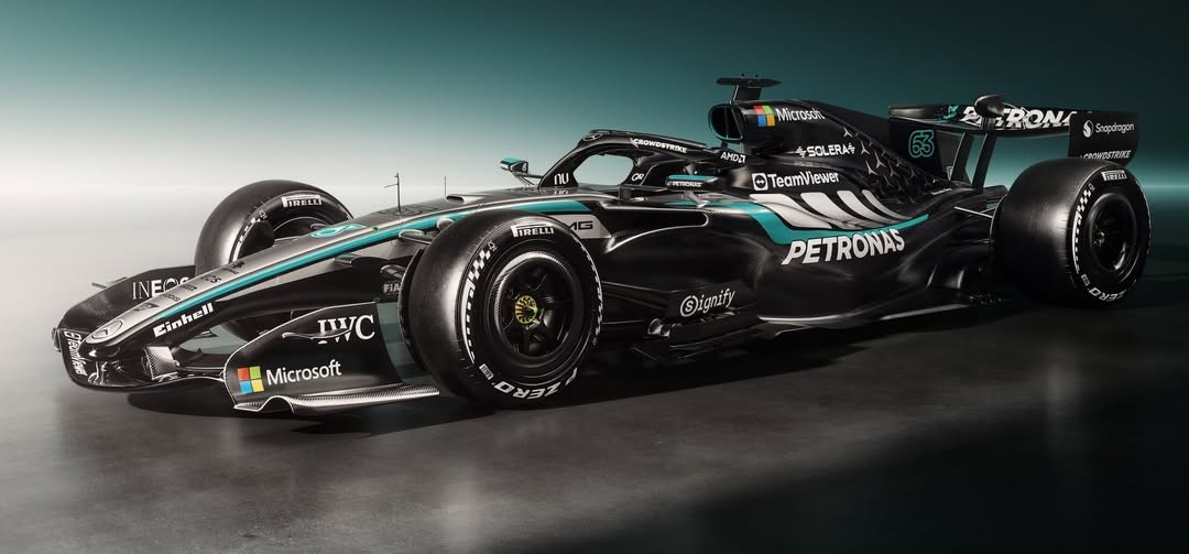 Evolusi Livery Hitam-Hijau: Mobil F1 Modern dengan Aura Stealth
